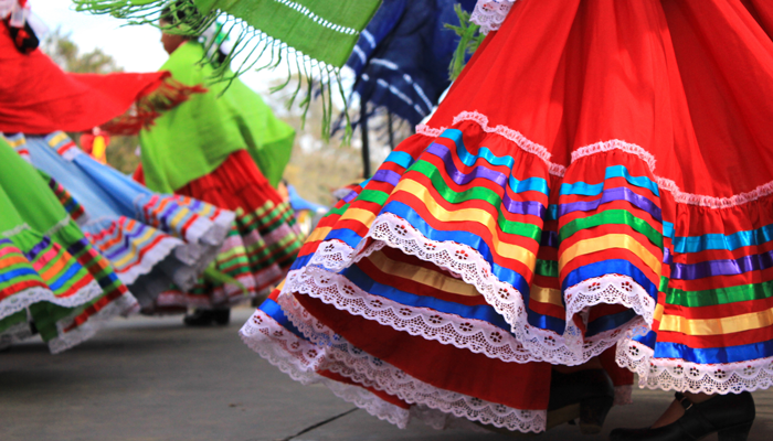 Ballet Folklorico dancers